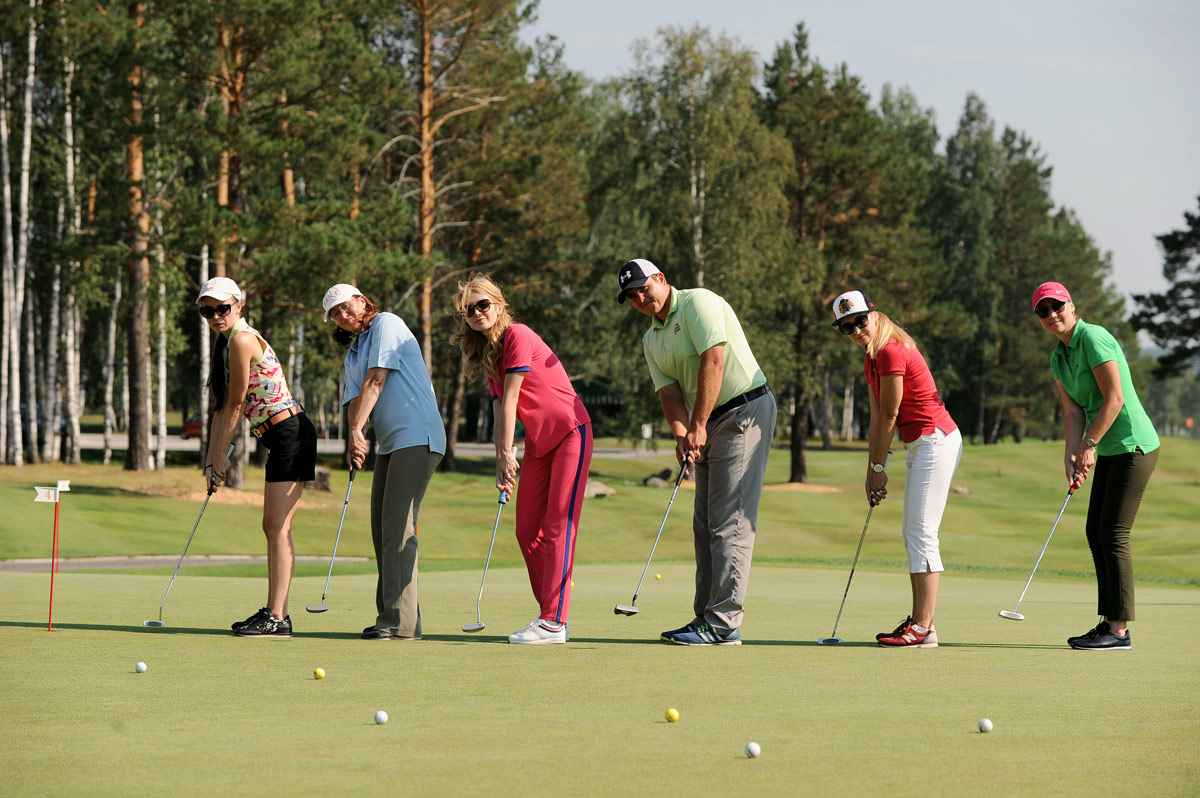 Pine creek golf. Пайн крик гольф. Pine Creek Golf Resort Екатеринбург. Гольф клуб Екатеринбург. Гольф клуб «Pine Creek Golf Resort».